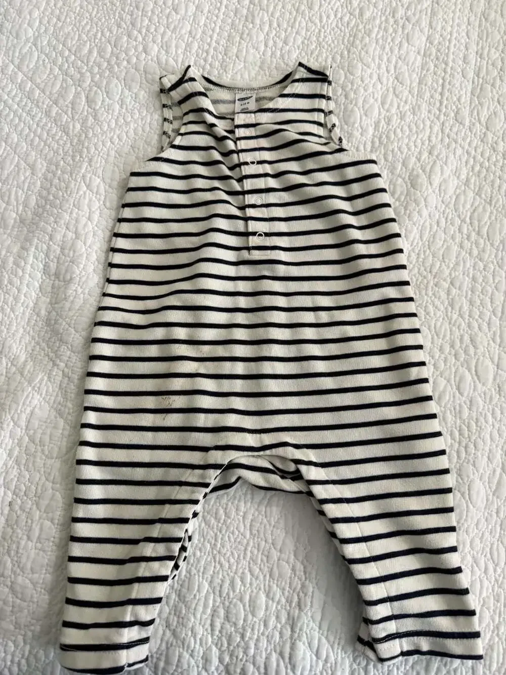 Old Navy Sleeveless romper 6-9 months